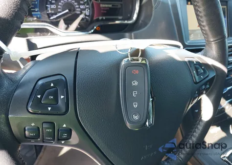 2018 Lincoln Mkt z USA, uszkodzony, nr VIN 2LMHJ5NK2JBL01831